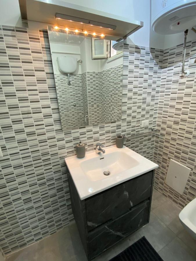B&B Historic Center Apartments Napoli Bagian luar foto