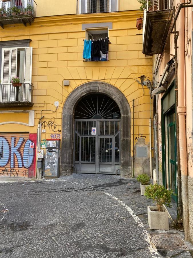 B&B Historic Center Apartments Napoli Bagian luar foto